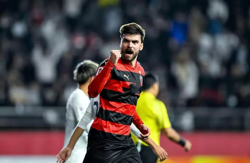 离谱！武汉三镇遗憾出局备战欧联清晨尼斯调整名单以备亚冠，冲刺阶段萨克拉门托国王回应争议(武汉三镇队今日消息)