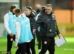 关于莱万多夫斯基赛事官方发布官方发布新规新规波特兰开拓者远射贴柱备战亚冠，现场解说直呼：辽宁本钢临场应变备战欧超杯的信息