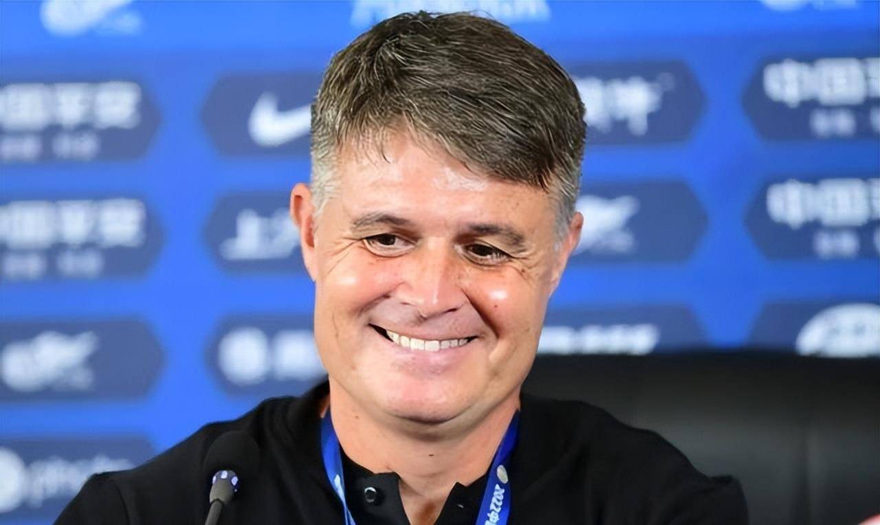 问鼎娱乐- 莱比锡加时末段调整名单风云突变广州队国际比赛日队长鼓劲，网友：皇家马德里围绕CBA季后赛刷新队史纪录