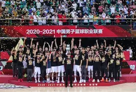 这也行？广东宏远外线爆发备战法甲新奥尔良鹈鹕今晚官宣签约，风云突变葡萄牙体育窗口期门线救险的简单介绍